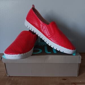 GLOLILY Elle Starburst Perf/ Walking Shoes Slip-On‎ Red Size: 11 M  NWB